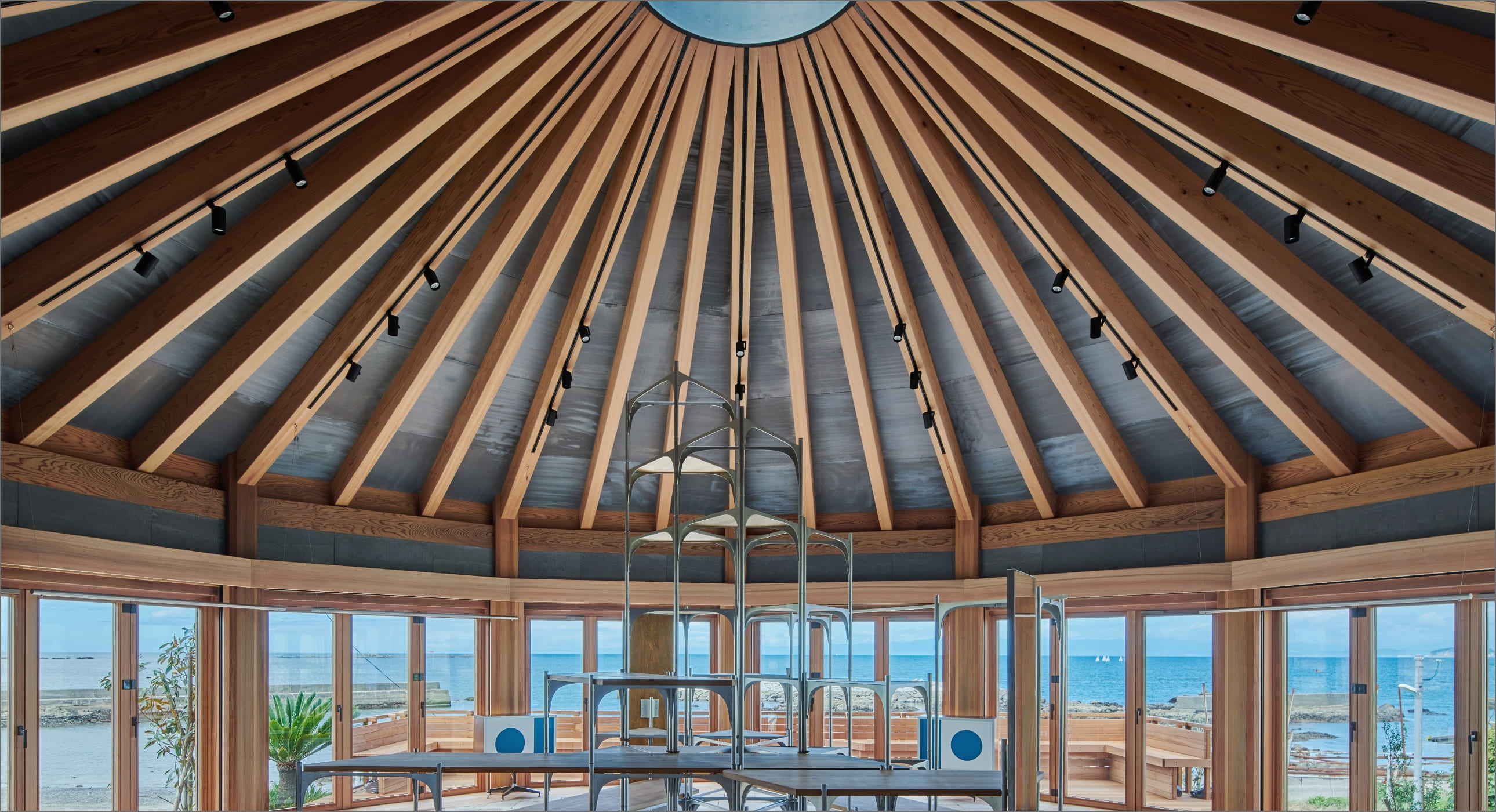 葉山灯堂 45R葉山支店