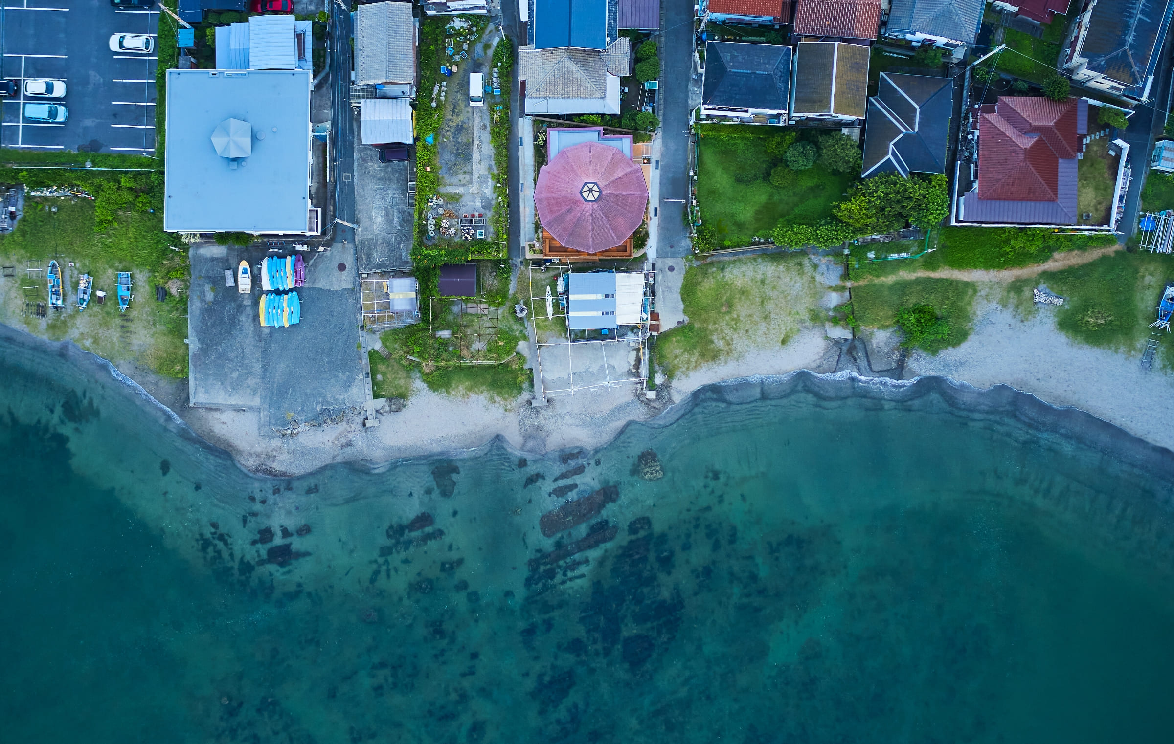 設計：新素材研究所